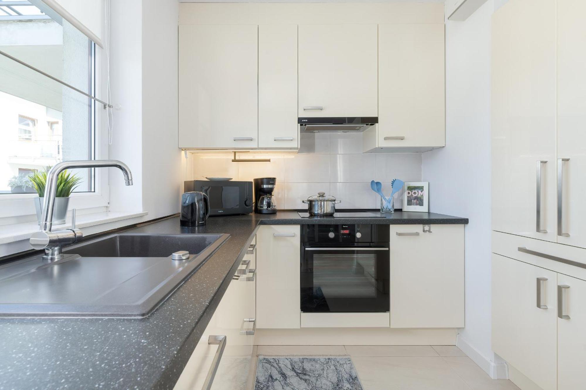 Jasny & Przestronny Apartament Z Balkonem I Parkingiem By Rent Like Home กดิเนีย ภายนอก รูปภาพ