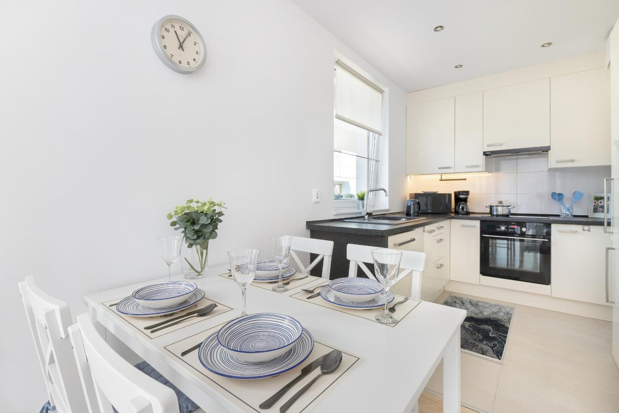 Jasny & Przestronny Apartament Z Balkonem I Parkingiem By Rent Like Home กดิเนีย ภายนอก รูปภาพ