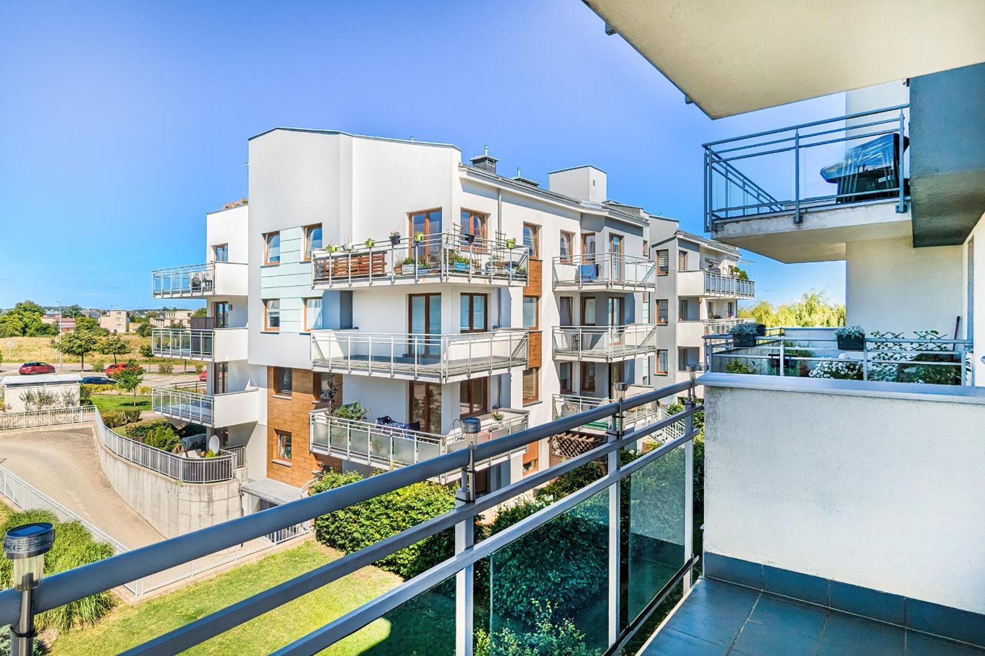 Jasny & Przestronny Apartament Z Balkonem I Parkingiem By Rent Like Home กดิเนีย ภายนอก รูปภาพ